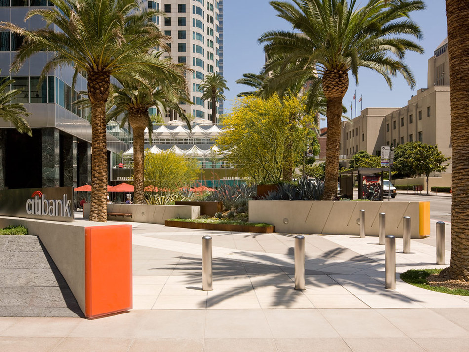 444 South Flower Plaza Installations 3form